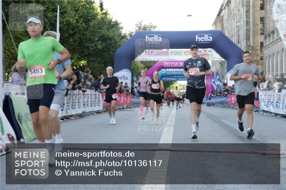 06.09.2026 - CURREX Alsterlauf Yannick Fuchs http://msf.ph/oto/10136117 06.09.2026 09:44:35 Ziel 2894, 3503, 3545, 4133, 4203, 4597, 4669, 5271, 5453, 5529, 5864, 6366, 8097, 8216, 8224 meine-sportfotos.de