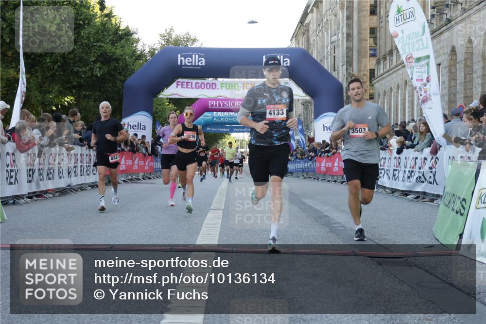 06.09.2026 - CURREX Alsterlauf Yannick Fuchs http://msf.ph/oto/10136134 06.09.2026 09:44:35 Ziel 2894, 3503, 3545, 4133, 4203, 4597, 4669, 5271, 5453, 5529, 5864, 6366, 8097, 8216, 8224 meine-sportfotos.de