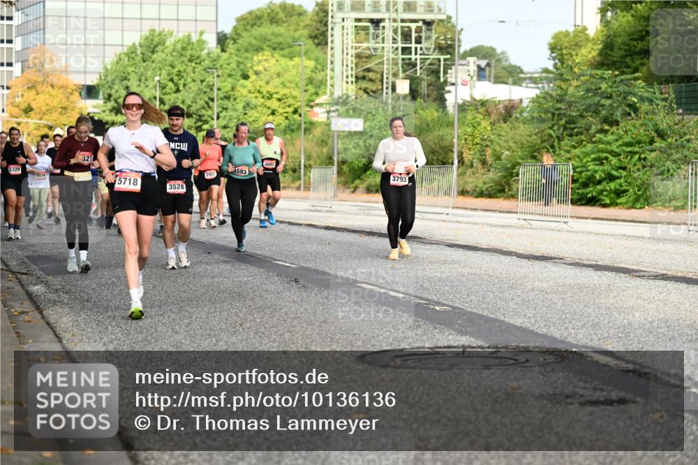 06.09.2026 - CURREX Alsterlauf Dr. Thomas Lammeyer http://msf.ph/oto/10136136 06.09.2026 10:01:02 Laufen 5329, 4516, 527, 5718, 3528, 2957, 4593, 4892, 3793 meine-sportfotos.de