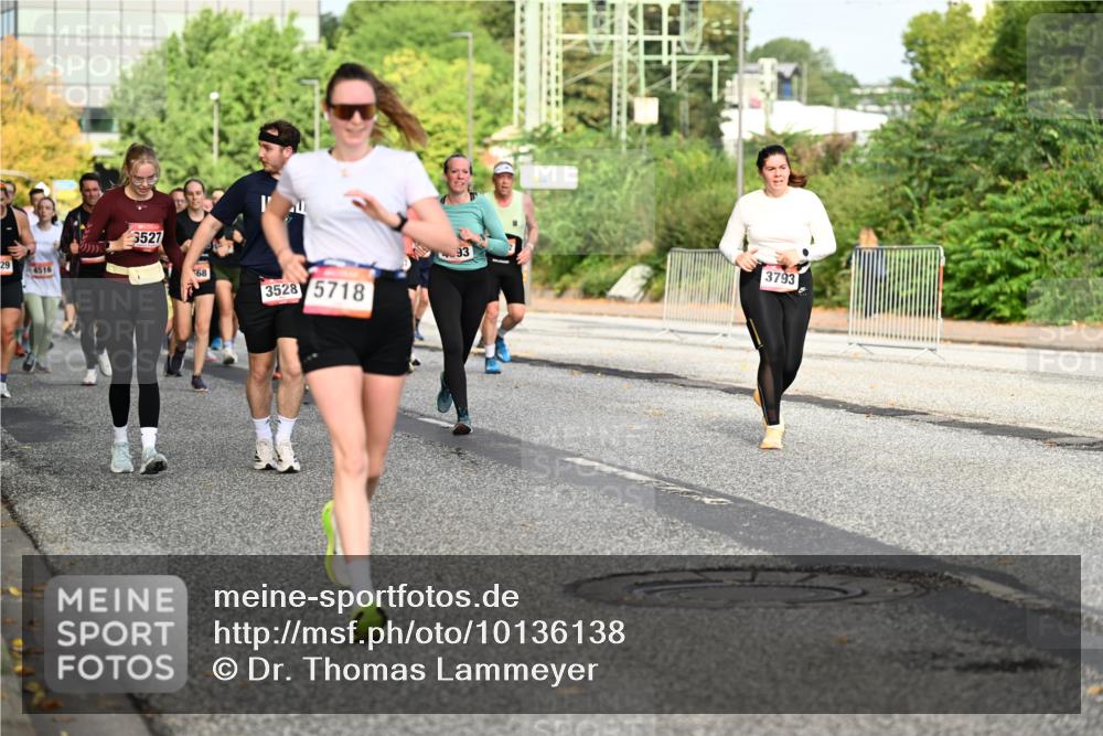 06.09.2026 - CURREX Alsterlauf Dr. Thomas Lammeyer http://msf.ph/oto/10136138 06.09.2026 10:01:04 Laufen 29, 4516, 6527, 68, 3528, 5718, 93, 3793 meine-sportfotos.de