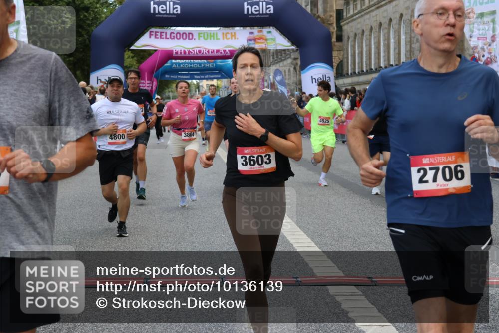 06.09.2026 - CURREX Alsterlauf Strokosch-Dieckow http://msf.ph/oto/10136139 06.09.2026 09:58:20 Ziel 2706, 2864, 3603, 3679, 3804, 4106, 4501, 4525, 4732, 4800, 5018, 5257, 5986, 6409, 8003, 8052, 8296 meine-sportfotos.de