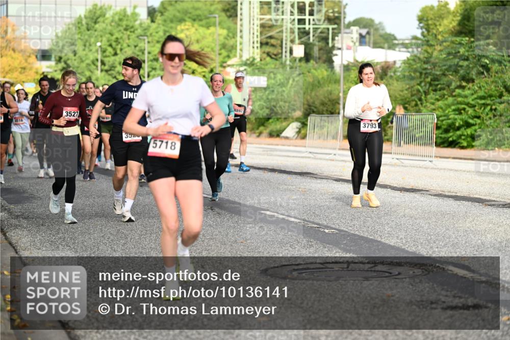 06.09.2026 - CURREX Alsterlauf Dr. Thomas Lammeyer http://msf.ph/oto/10136141 06.09.2026 10:01:04 Laufen 4516, 3527, 3528, 5718, 4892, 3793 meine-sportfotos.de