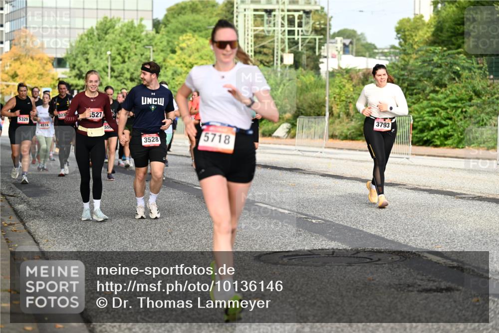 06.09.2026 - CURREX Alsterlauf Dr. Thomas Lammeyer http://msf.ph/oto/10136146 06.09.2026 10:01:04 Laufen 323, 5329, 527, 4516, 55, 3528, 5718, 3793 meine-sportfotos.de
