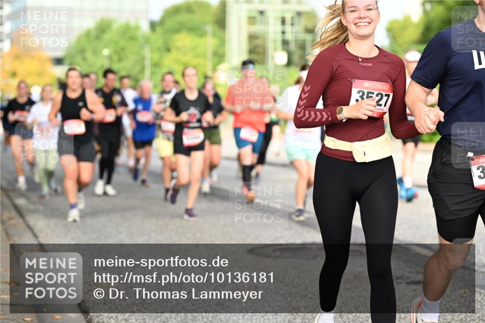 06.09.2026 - CURREX Alsterlauf Dr. Thomas Lammeyer http://msf.ph/oto/10136181 06.09.2026 10:01:08 Laufen 3527, 3 meine-sportfotos.de