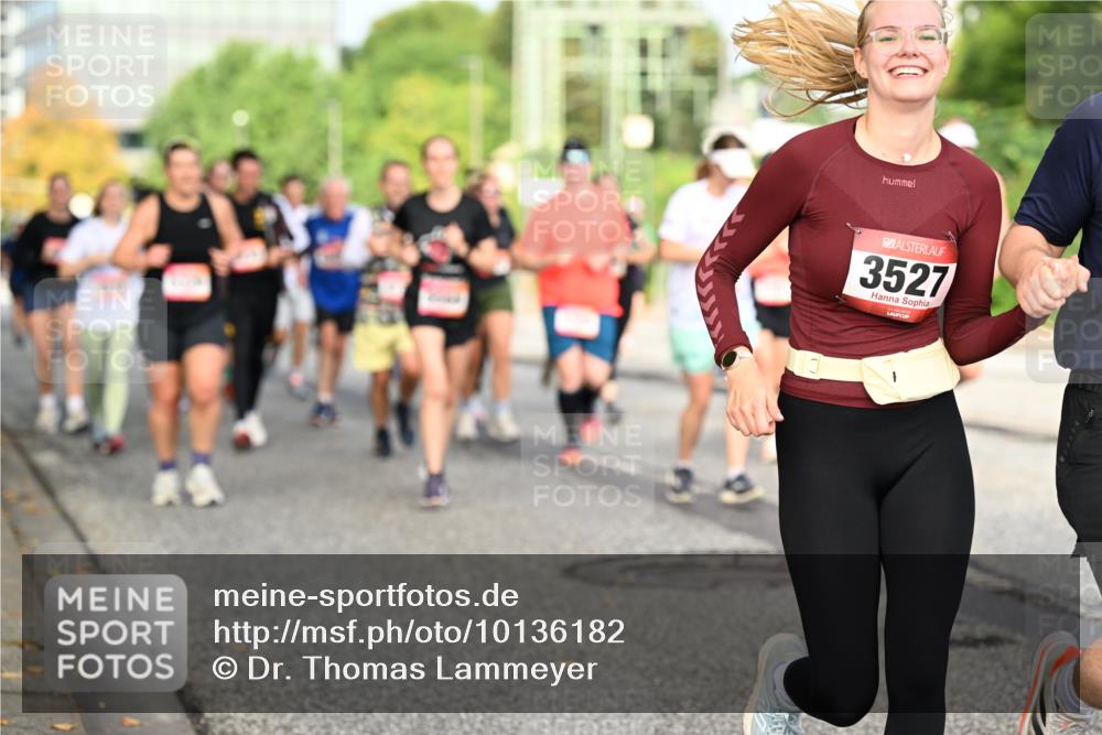 06.09.2026 - CURREX Alsterlauf Dr. Thomas Lammeyer http://msf.ph/oto/10136182 06.09.2026 10:01:08 Laufen 3527 meine-sportfotos.de