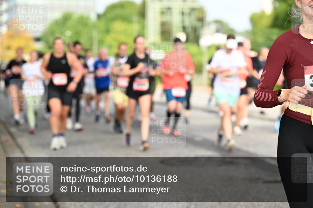 06.09.2026 - CURREX Alsterlauf Dr. Thomas Lammeyer http://msf.ph/oto/10136188 06.09.2026 10:01:08 Laufen  meine-sportfotos.de