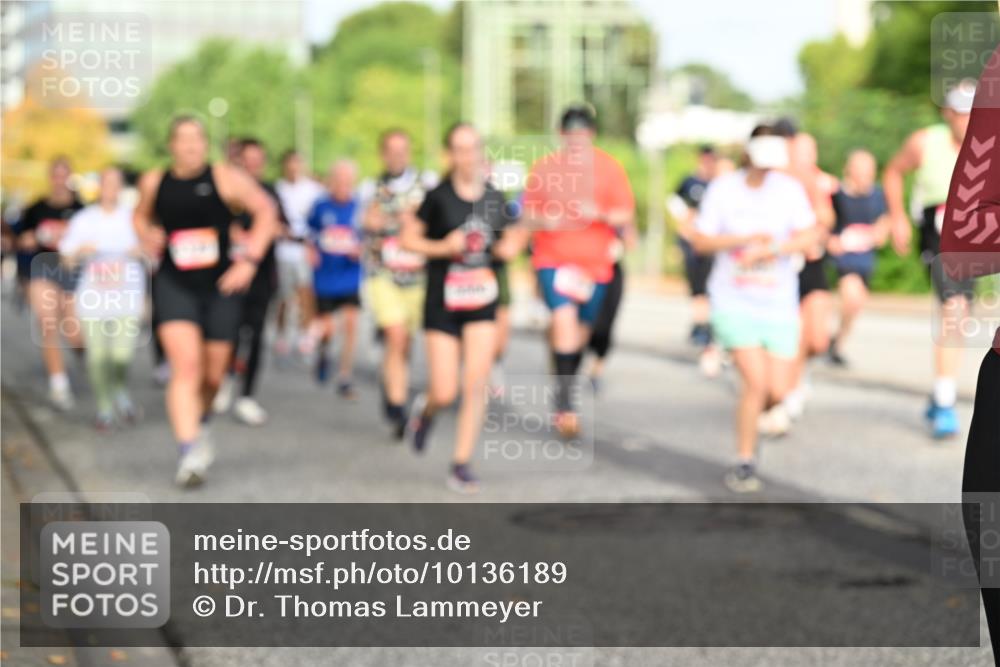 06.09.2026 - CURREX Alsterlauf Dr. Thomas Lammeyer http://msf.ph/oto/10136189 06.09.2026 10:01:08 Laufen  meine-sportfotos.de