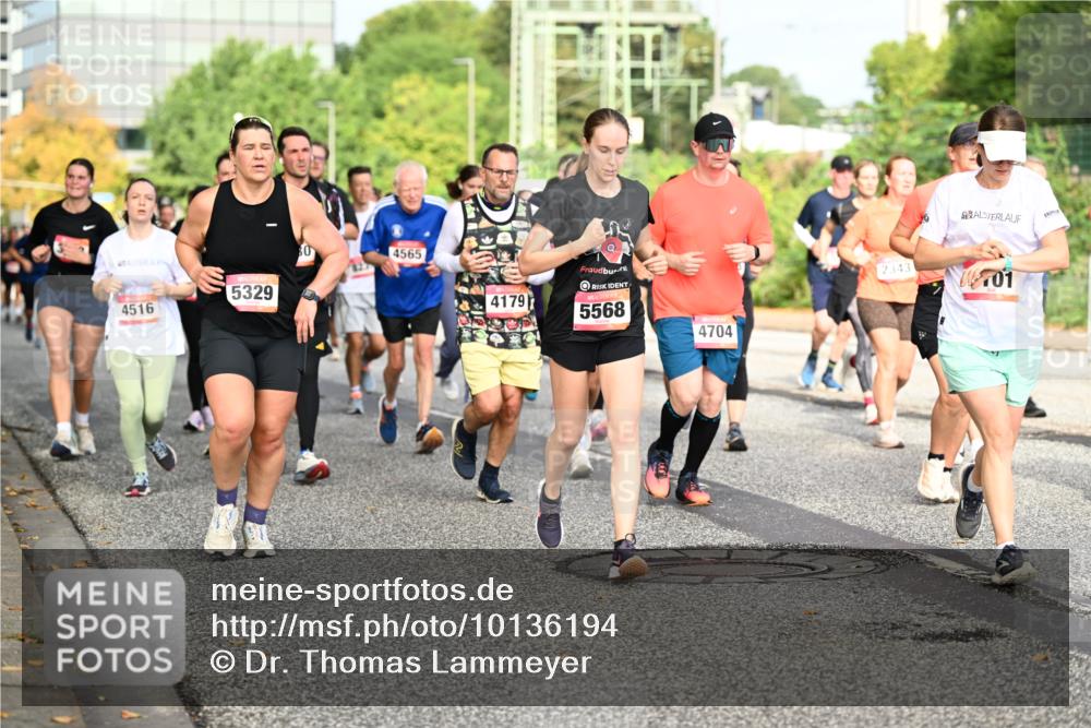 06.09.2026 - CURREX Alsterlauf Dr. Thomas Lammeyer http://msf.ph/oto/10136194 06.09.2026 10:01:09 Laufen 5329, 4516, 4565, 4179, 5568, 4704, 2343, 01 meine-sportfotos.de