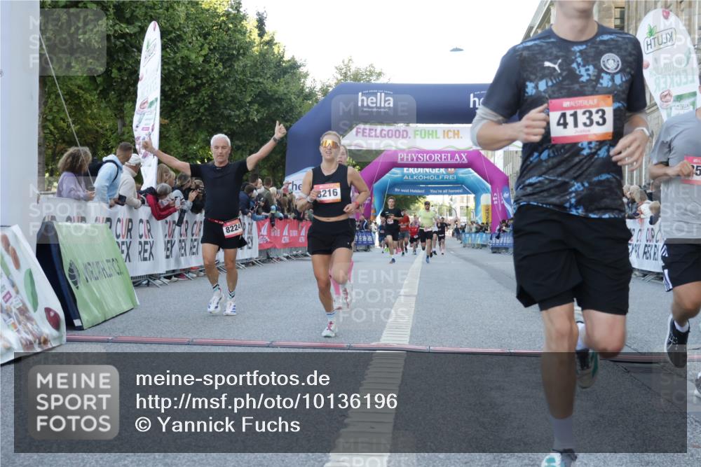 06.09.2026 - CURREX Alsterlauf Yannick Fuchs http://msf.ph/oto/10136196 06.09.2026 09:44:36 Ziel 2894, 3503, 3545, 4133, 4203, 4597, 4669, 5271, 5453, 5529, 5864, 6201, 6366, 8097, 8216, 8224 meine-sportfotos.de