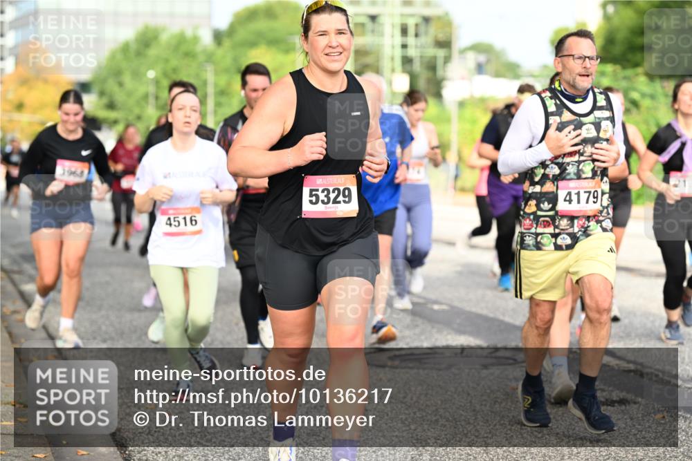 06.09.2026 - CURREX Alsterlauf Dr. Thomas Lammeyer http://msf.ph/oto/10136217 06.09.2026 10:01:11 Laufen 3964, 4516, 5329, 4179, 2 meine-sportfotos.de