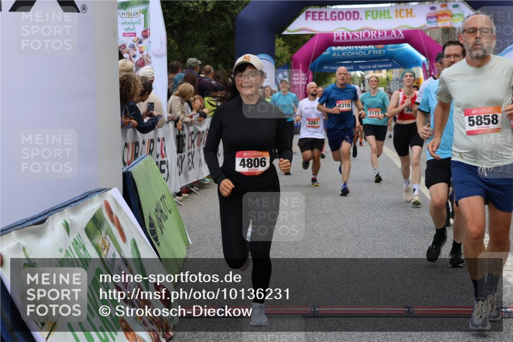 06.09.2026 - CURREX Alsterlauf Strokosch-Dieckow http://msf.ph/oto/10136231 06.09.2026 09:58:28 Ziel 2013, 2173, 3055, 3261, 3560, 3679, 3693, 3804, 4050, 4106, 4352, 4501, 4525, 4800, 4806, 5018, 5257, 5640, 5840, 5858, 6099, 6118, 6470, 8052, 8296, 8319 meine-sportfotos.de