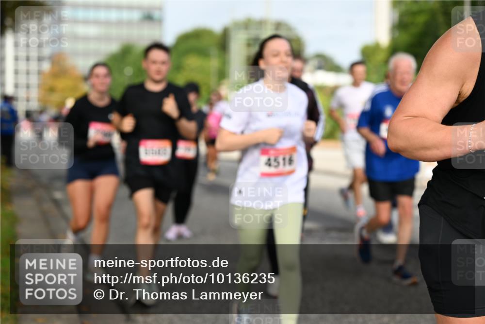 06.09.2026 - CURREX Alsterlauf Dr. Thomas Lammeyer http://msf.ph/oto/10136235 06.09.2026 10:01:12 Laufen 4516 meine-sportfotos.de