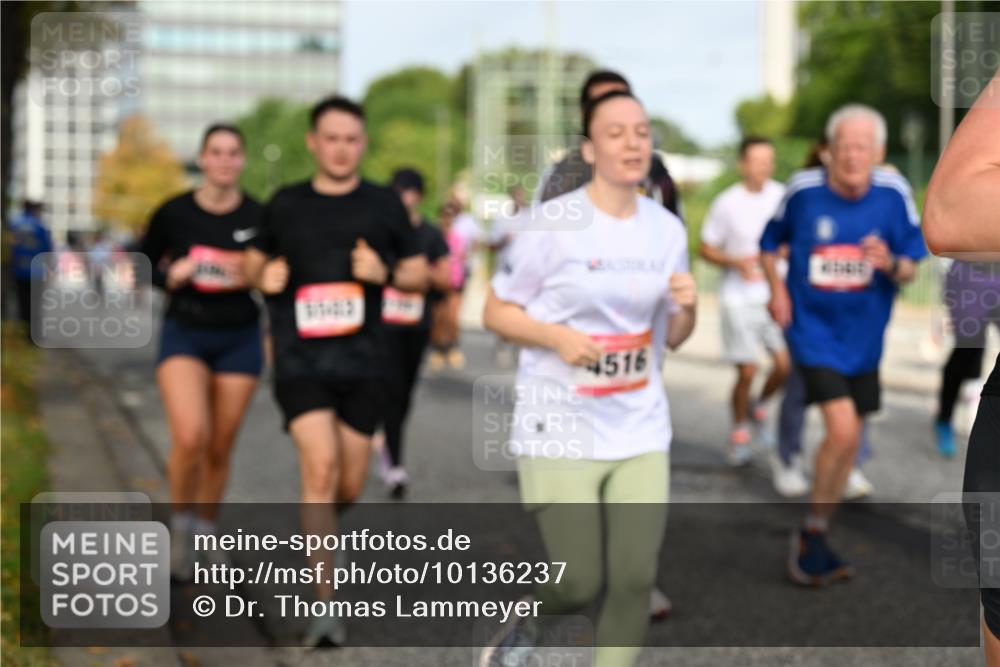06.09.2026 - CURREX Alsterlauf Dr. Thomas Lammeyer http://msf.ph/oto/10136237 06.09.2026 10:01:13 Laufen 4516 meine-sportfotos.de