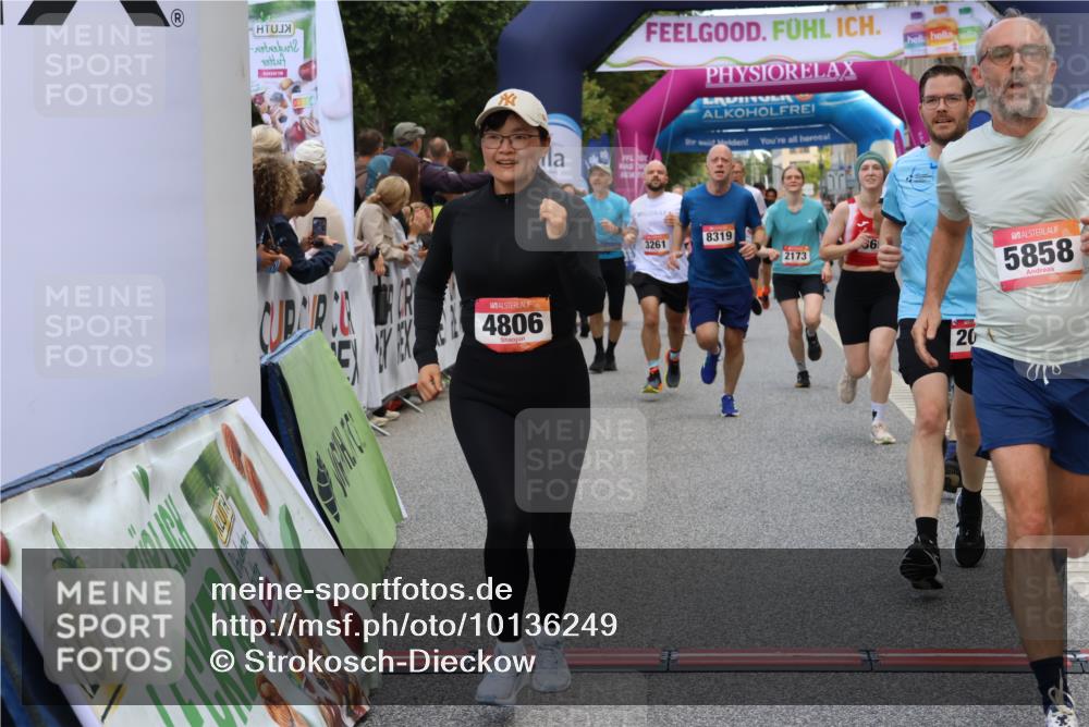 06.09.2026 - CURREX Alsterlauf Strokosch-Dieckow http://msf.ph/oto/10136249 06.09.2026 09:58:28 Ziel 2013, 2173, 3055, 3261, 3560, 3679, 3693, 3804, 4050, 4106, 4352, 4501, 4525, 4800, 4806, 5018, 5257, 5640, 5840, 5858, 6099, 6118, 6470, 8052, 8296, 8319 meine-sportfotos.de