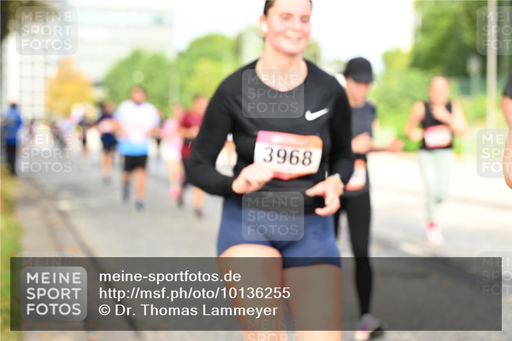 06.09.2026 - CURREX Alsterlauf Dr. Thomas Lammeyer http://msf.ph/oto/10136255 06.09.2026 10:01:14 Laufen 3968 meine-sportfotos.de