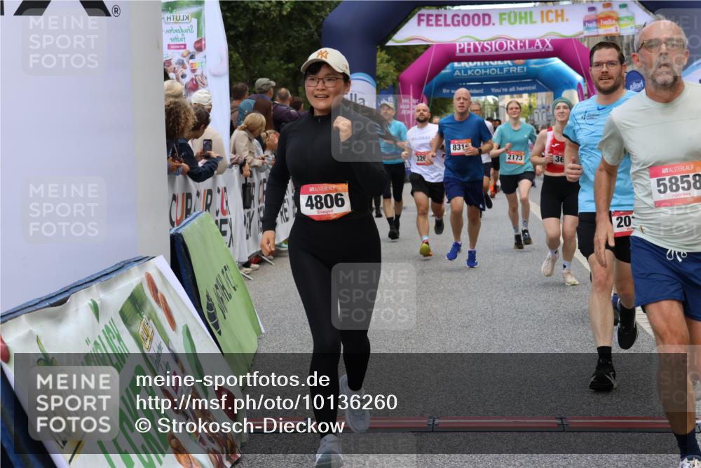 06.09.2026 - CURREX Alsterlauf Strokosch-Dieckow http://msf.ph/oto/10136260 06.09.2026 09:58:28 Ziel 2013, 2173, 3055, 3261, 3560, 3679, 3693, 3804, 4050, 4106, 4352, 4501, 4525, 4800, 4806, 5018, 5257, 5640, 5840, 5858, 6099, 6118, 6470, 8052, 8296, 8319 meine-sportfotos.de