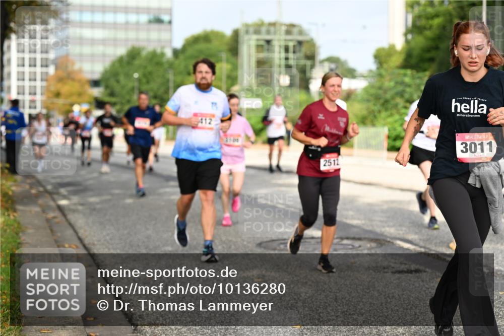 06.09.2026 - CURREX Alsterlauf Dr. Thomas Lammeyer http://msf.ph/oto/10136280 06.09.2026 10:01:16 Laufen 2511, 3011 meine-sportfotos.de