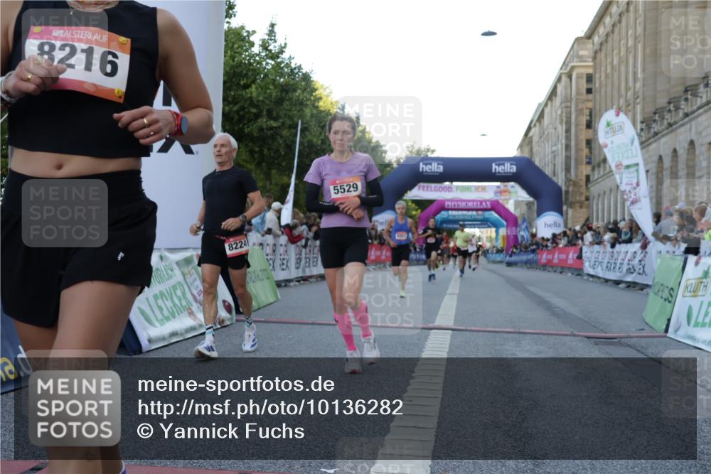 06.09.2026 - CURREX Alsterlauf Yannick Fuchs http://msf.ph/oto/10136282 06.09.2026 09:44:38 Ziel 2894, 3445, 3503, 3545, 4133, 4203, 4597, 5271, 5453, 5529, 5864, 6201, 6366, 8097, 8216, 8224 meine-sportfotos.de