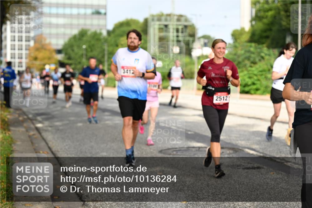 06.09.2026 - CURREX Alsterlauf Dr. Thomas Lammeyer http://msf.ph/oto/10136284 06.09.2026 10:01:17 Laufen 3412, 2512 meine-sportfotos.de