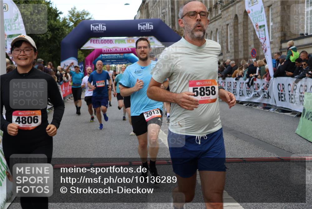 06.09.2026 - CURREX Alsterlauf Strokosch-Dieckow http://msf.ph/oto/10136289 06.09.2026 09:58:29 Ziel 2013, 2173, 3031, 3055, 3261, 3560, 3679, 3693, 4050, 4106, 4352, 4501, 4525, 4806, 5018, 5257, 5640, 5840, 5858, 6099, 6118, 6470, 8077, 8296, 8319 meine-sportfotos.de