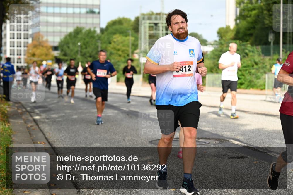 06.09.2026 - CURREX Alsterlauf Dr. Thomas Lammeyer http://msf.ph/oto/10136292 06.09.2026 10:01:18 Laufen 0, 412 meine-sportfotos.de