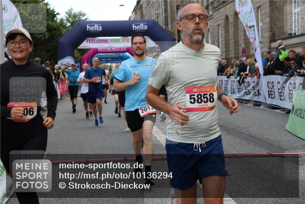 06.09.2026 - CURREX Alsterlauf Strokosch-Dieckow http://msf.ph/oto/10136294 06.09.2026 09:58:29 Ziel 2013, 2173, 3031, 3055, 3261, 3560, 3679, 3693, 4050, 4106, 4352, 4501, 4525, 4806, 5018, 5257, 5640, 5840, 5858, 6099, 6118, 6470, 8077, 8296, 8319 meine-sportfotos.de