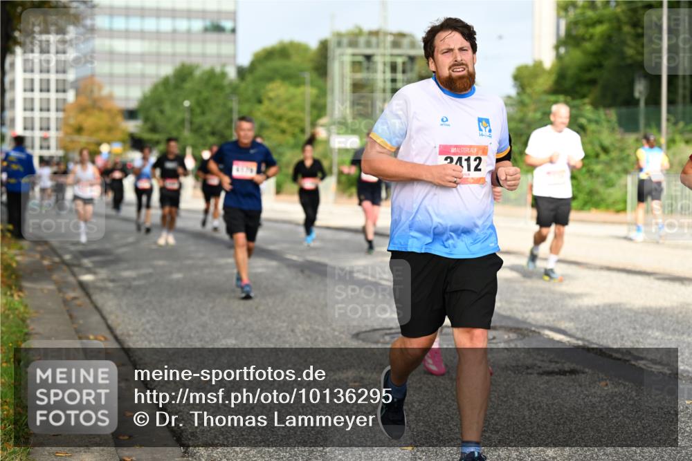 06.09.2026 - CURREX Alsterlauf Dr. Thomas Lammeyer http://msf.ph/oto/10136295 06.09.2026 10:01:18 Laufen 0, 2412 meine-sportfotos.de