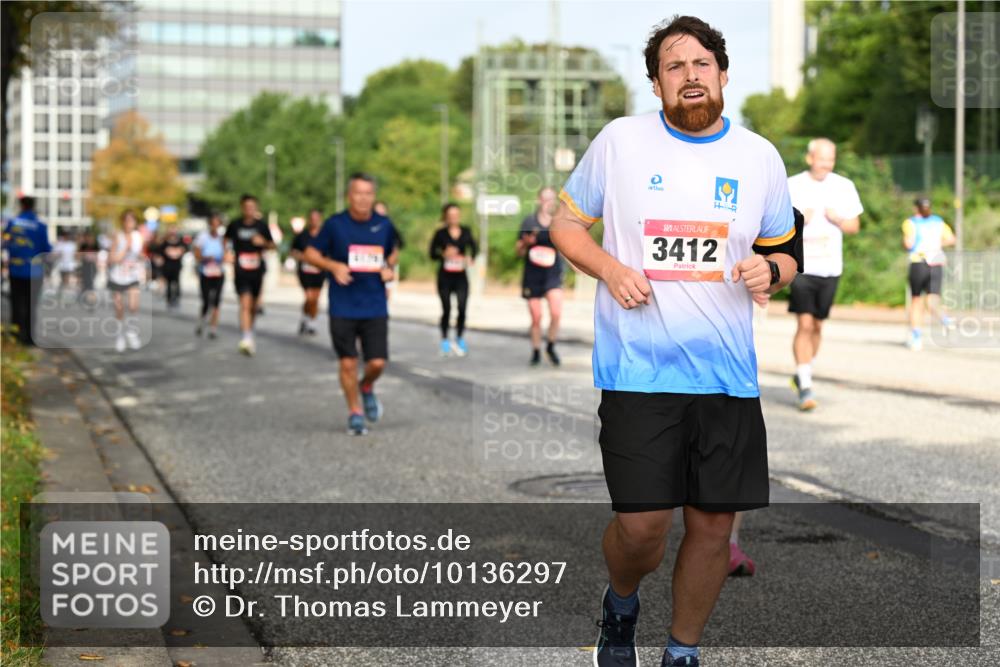 06.09.2026 - CURREX Alsterlauf Dr. Thomas Lammeyer http://msf.ph/oto/10136297 06.09.2026 10:01:18 Laufen 3412 meine-sportfotos.de