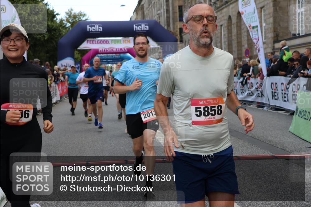 06.09.2026 - CURREX Alsterlauf Strokosch-Dieckow http://msf.ph/oto/10136301 06.09.2026 09:58:29 Ziel 2013, 2173, 3031, 3055, 3261, 3560, 3679, 3693, 4050, 4106, 4352, 4501, 4525, 4806, 5018, 5257, 5640, 5840, 5858, 6099, 6118, 6470, 8077, 8296, 8319 meine-sportfotos.de