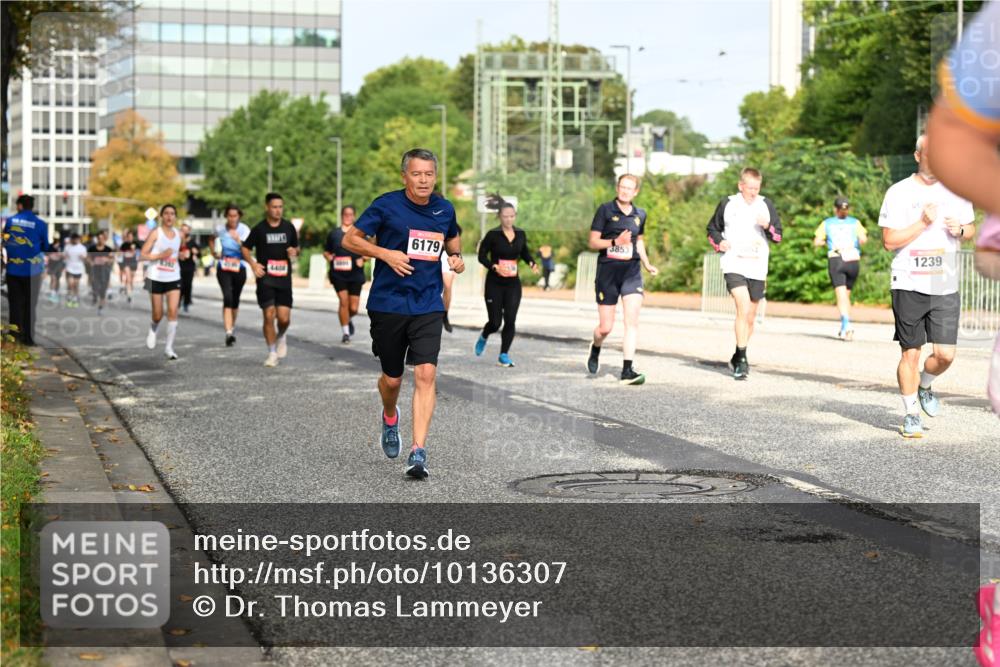 06.09.2026 - CURREX Alsterlauf Dr. Thomas Lammeyer http://msf.ph/oto/10136307 06.09.2026 10:01:19 Laufen 4400, 6179, 3853, 1239 meine-sportfotos.de