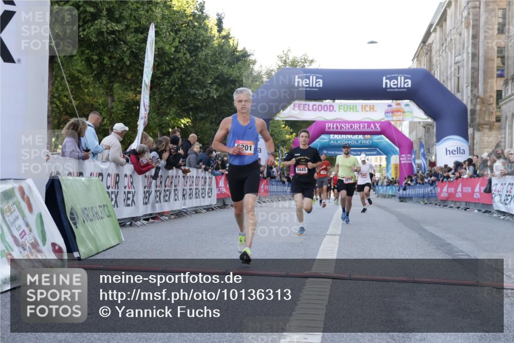 06.09.2026 - CURREX Alsterlauf Yannick Fuchs http://msf.ph/oto/10136313 06.09.2026 09:44:40 Ziel 3226, 3445, 3503, 3545, 3671, 4133, 4597, 5453, 5529, 5864, 6201, 8097, 8216, 8224, 8264 meine-sportfotos.de
