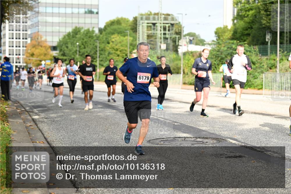 06.09.2026 - CURREX Alsterlauf Dr. Thomas Lammeyer http://msf.ph/oto/10136318 06.09.2026 10:01:20 Laufen 6179 meine-sportfotos.de