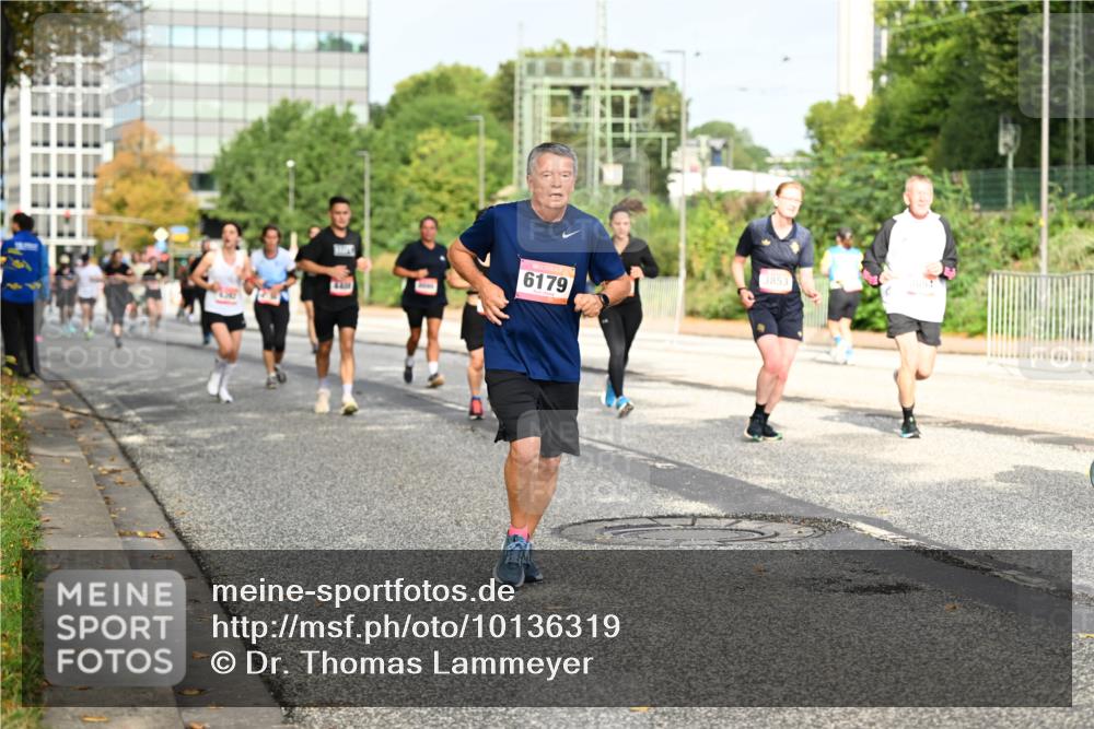 06.09.2026 - CURREX Alsterlauf Dr. Thomas Lammeyer http://msf.ph/oto/10136319 06.09.2026 10:01:20 Laufen 6179, 3853 meine-sportfotos.de