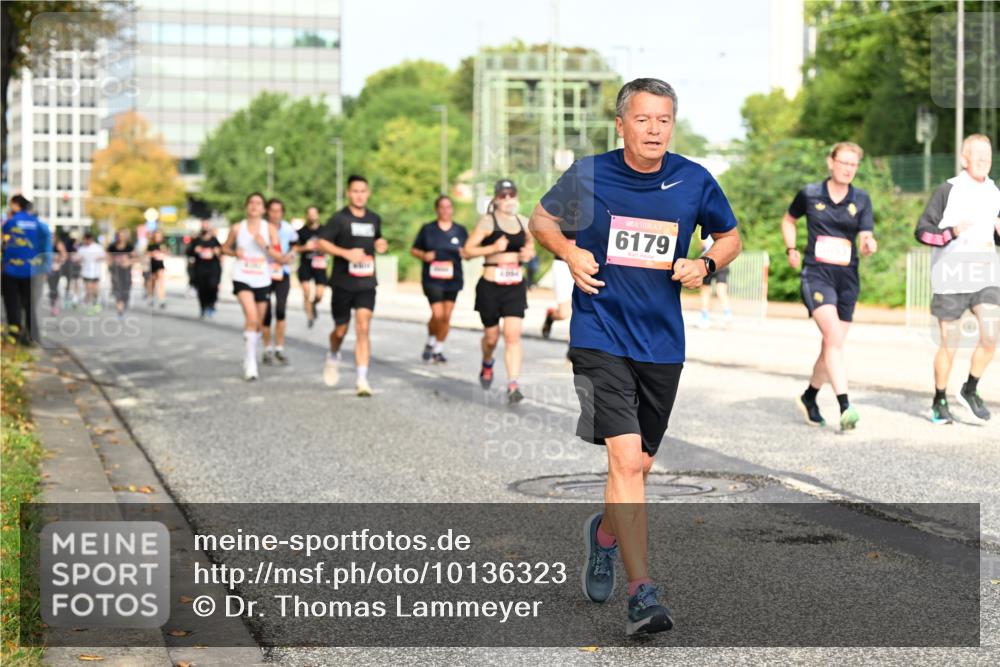 06.09.2026 - CURREX Alsterlauf Dr. Thomas Lammeyer http://msf.ph/oto/10136323 06.09.2026 10:01:21 Laufen 6179 meine-sportfotos.de