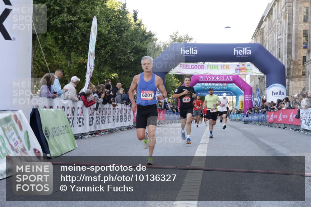 06.09.2026 - CURREX Alsterlauf Yannick Fuchs http://msf.ph/oto/10136327 06.09.2026 09:44:40 Ziel 3226, 3445, 3503, 3545, 3671, 4133, 4597, 5453, 5529, 5864, 6201, 8097, 8216, 8224, 8264 meine-sportfotos.de