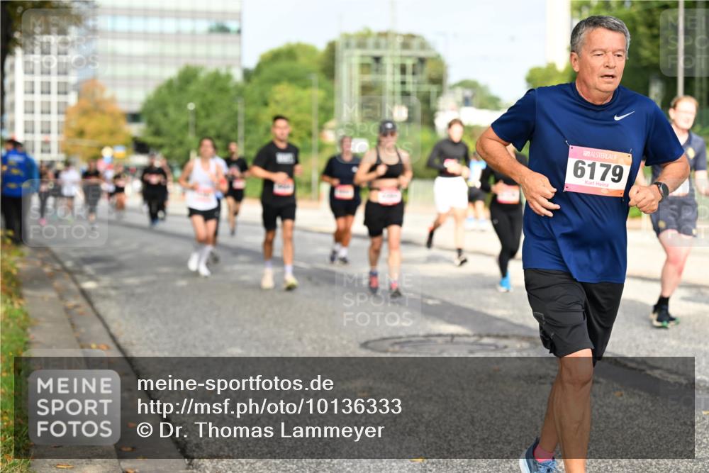 06.09.2026 - CURREX Alsterlauf Dr. Thomas Lammeyer http://msf.ph/oto/10136333 06.09.2026 10:01:21 Laufen 6179 meine-sportfotos.de