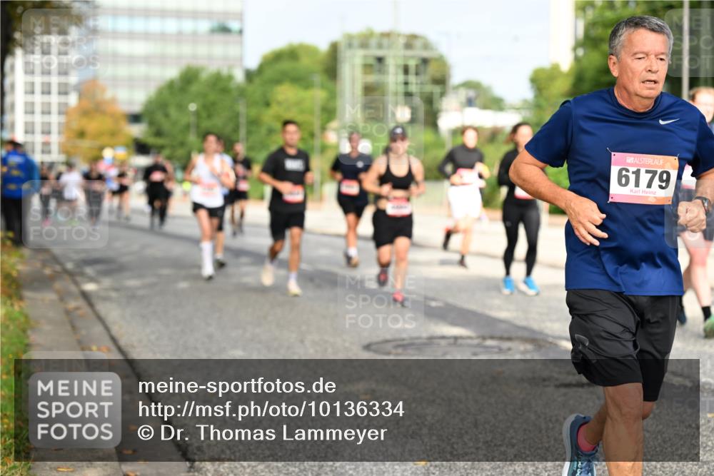 06.09.2026 - CURREX Alsterlauf Dr. Thomas Lammeyer http://msf.ph/oto/10136334 06.09.2026 10:01:22 Laufen 6179 meine-sportfotos.de