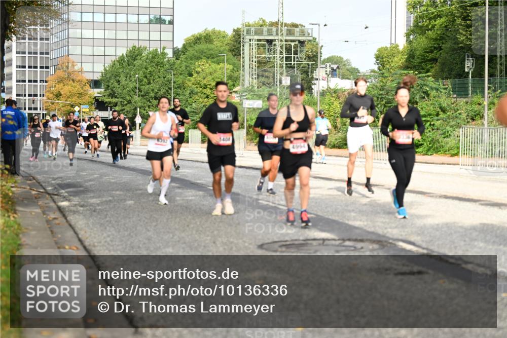 06.09.2026 - CURREX Alsterlauf Dr. Thomas Lammeyer http://msf.ph/oto/10136336 06.09.2026 10:01:22 Laufen 2562, 1024 meine-sportfotos.de