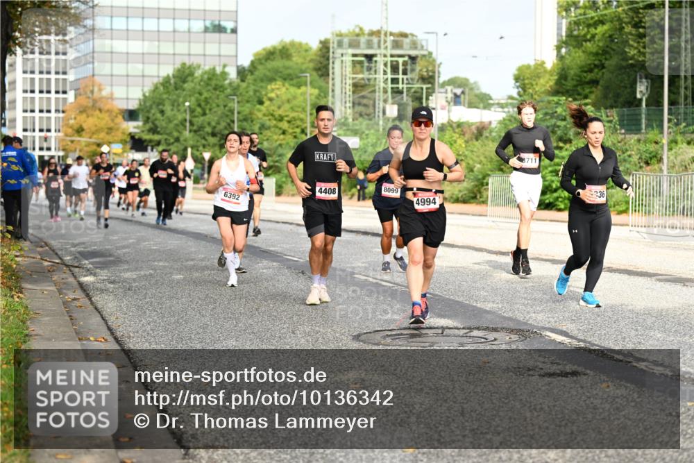 06.09.2026 - CURREX Alsterlauf Dr. Thomas Lammeyer http://msf.ph/oto/10136342 06.09.2026 10:01:23 Laufen 8099, 4408, 6392, 4994, 3711, 36 meine-sportfotos.de