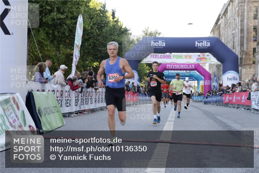06.09.2026 - CURREX Alsterlauf Yannick Fuchs http://msf.ph/oto/10136350 06.09.2026 09:44:40 Ziel 3226, 3445, 3503, 3545, 3671, 4133, 4597, 5453, 5529, 5864, 6201, 8097, 8216, 8224, 8264 meine-sportfotos.de