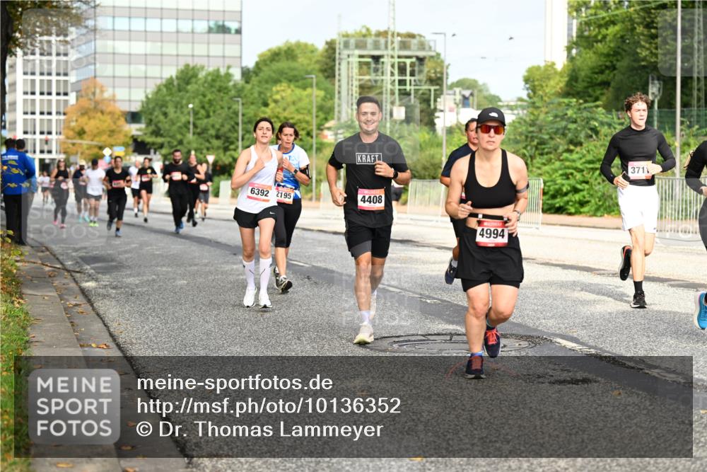 06.09.2026 - CURREX Alsterlauf Dr. Thomas Lammeyer http://msf.ph/oto/10136352 06.09.2026 10:01:23 Laufen 6392, 2195, 4408, 4994, 3711 meine-sportfotos.de