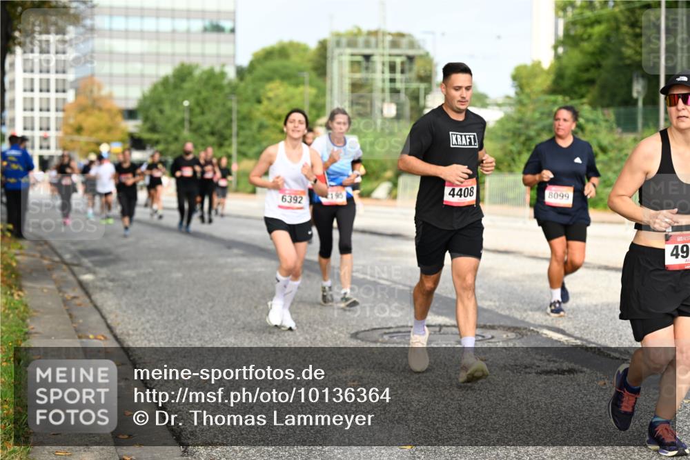 06.09.2026 - CURREX Alsterlauf Dr. Thomas Lammeyer http://msf.ph/oto/10136364 06.09.2026 10:01:25 Laufen 6392, 195, 4408, 8099, 49 meine-sportfotos.de