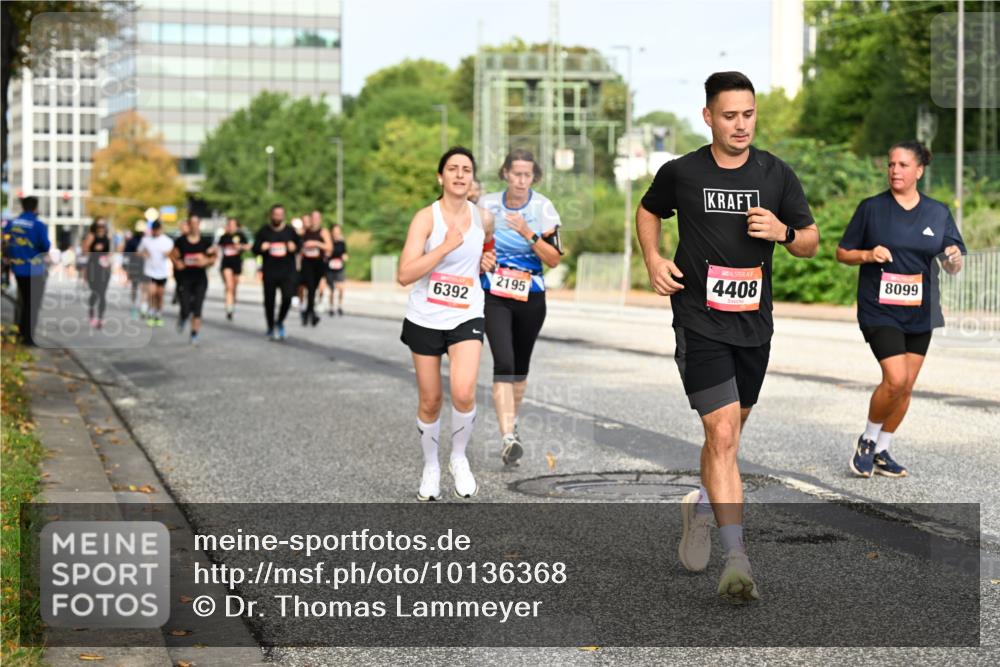 06.09.2026 - CURREX Alsterlauf Dr. Thomas Lammeyer http://msf.ph/oto/10136368 06.09.2026 10:01:25 Laufen 6392, 2195, 4408, 8099 meine-sportfotos.de