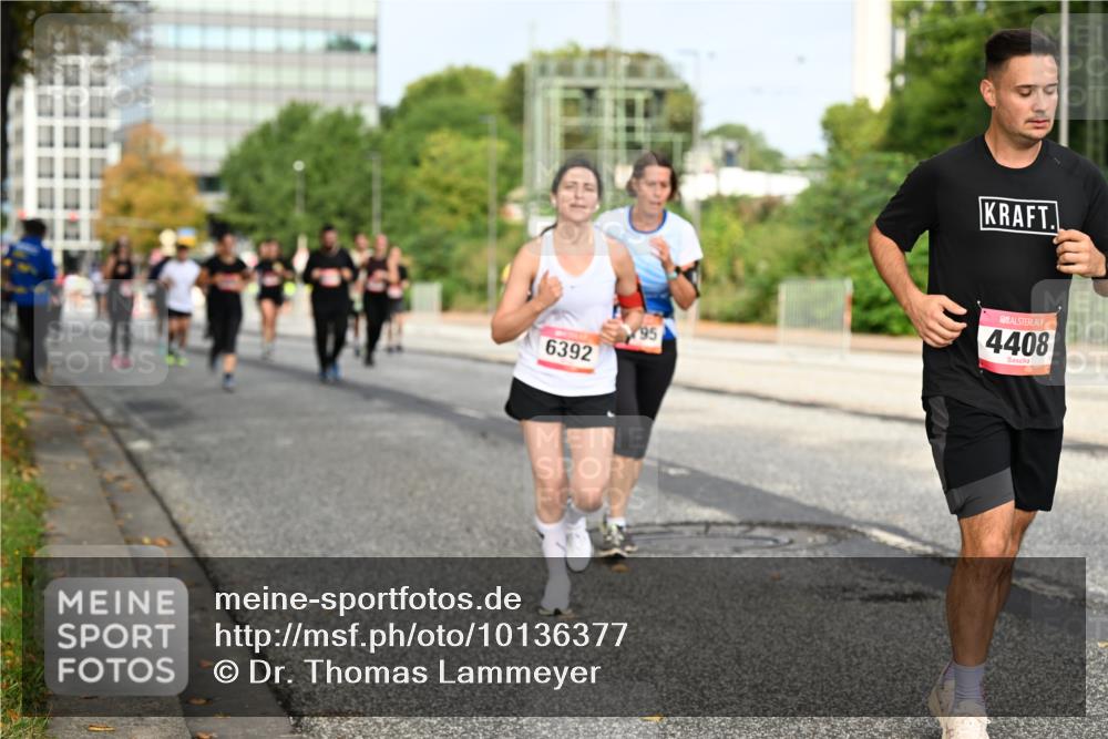 06.09.2026 - CURREX Alsterlauf Dr. Thomas Lammeyer http://msf.ph/oto/10136377 06.09.2026 10:01:26 Laufen 6392, 4408 meine-sportfotos.de