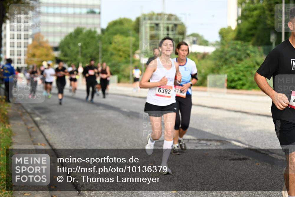 06.09.2026 - CURREX Alsterlauf Dr. Thomas Lammeyer http://msf.ph/oto/10136379 06.09.2026 10:01:26 Laufen 6392 meine-sportfotos.de