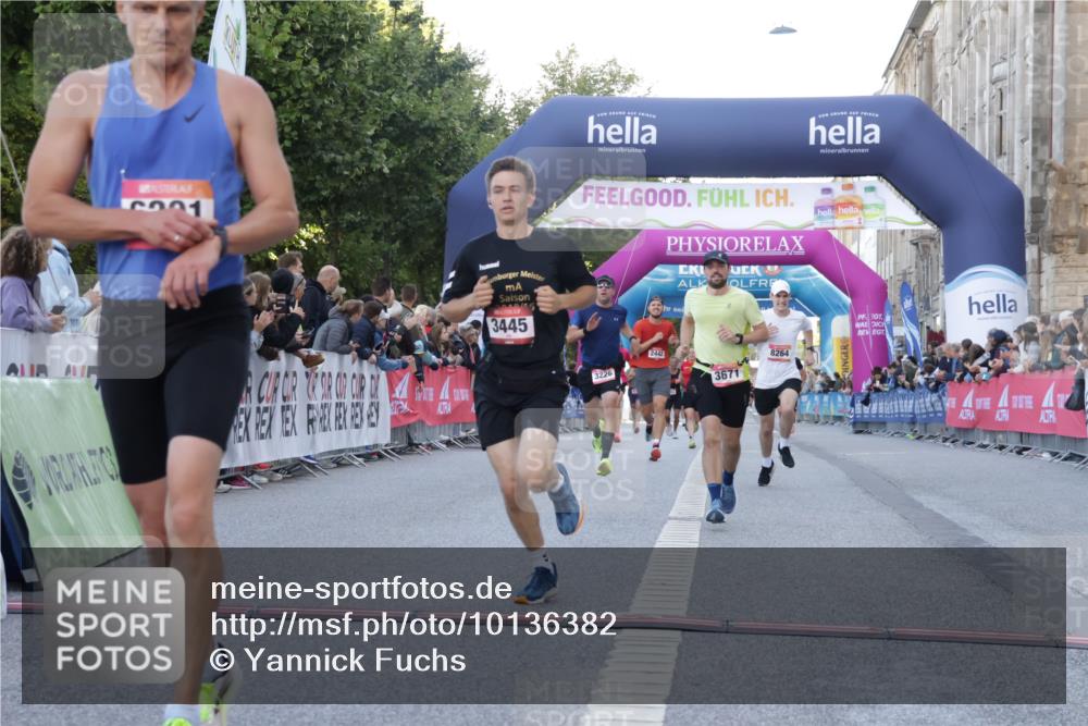 06.09.2026 - CURREX Alsterlauf Yannick Fuchs http://msf.ph/oto/10136382 06.09.2026 09:44:41 Ziel 3226, 3445, 3503, 3545, 3671, 4133, 4597, 5453, 5529, 6201, 8216, 8224, 8264 meine-sportfotos.de