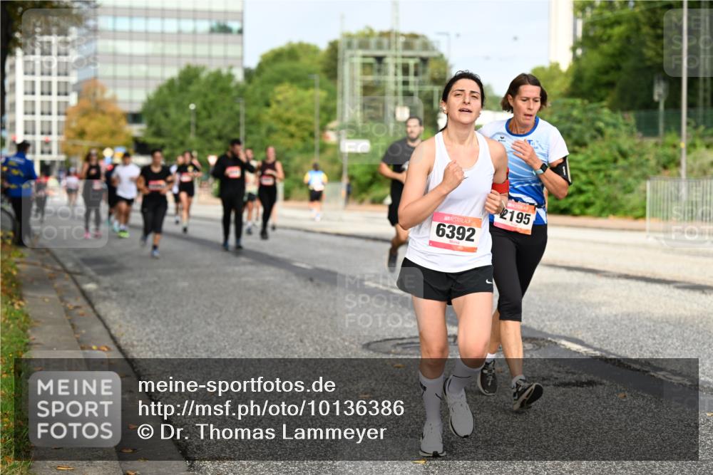06.09.2026 - CURREX Alsterlauf Dr. Thomas Lammeyer http://msf.ph/oto/10136386 06.09.2026 10:01:26 Laufen 6392, 2195 meine-sportfotos.de