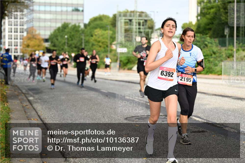 06.09.2026 - CURREX Alsterlauf Dr. Thomas Lammeyer http://msf.ph/oto/10136387 06.09.2026 10:01:27 Laufen 6392, 2195 meine-sportfotos.de