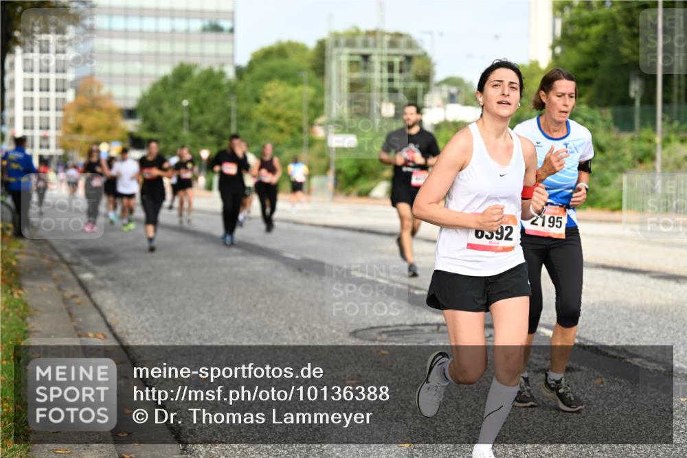 06.09.2026 - CURREX Alsterlauf Dr. Thomas Lammeyer http://msf.ph/oto/10136388 06.09.2026 10:01:27 Laufen 592, 2195 meine-sportfotos.de