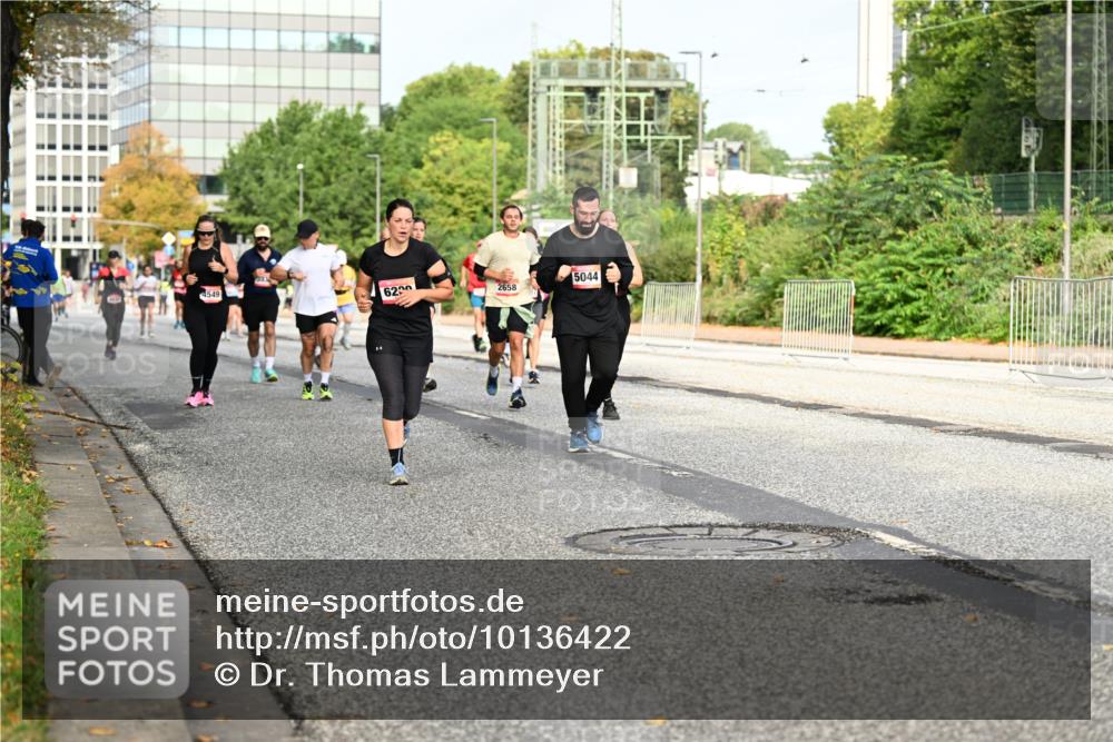 06.09.2026 - CURREX Alsterlauf Dr. Thomas Lammeyer http://msf.ph/oto/10136422 06.09.2026 10:01:30 Laufen 549, 620, 2658, 5044 meine-sportfotos.de